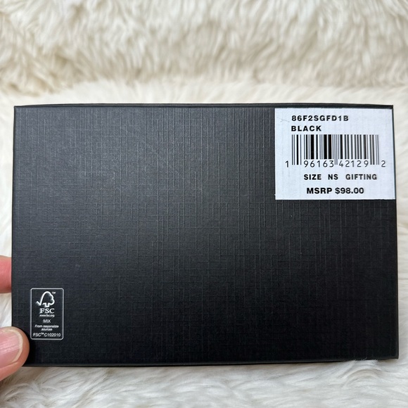 Brand New Michael Kors Card and Key Holder - Picture 4 of 4